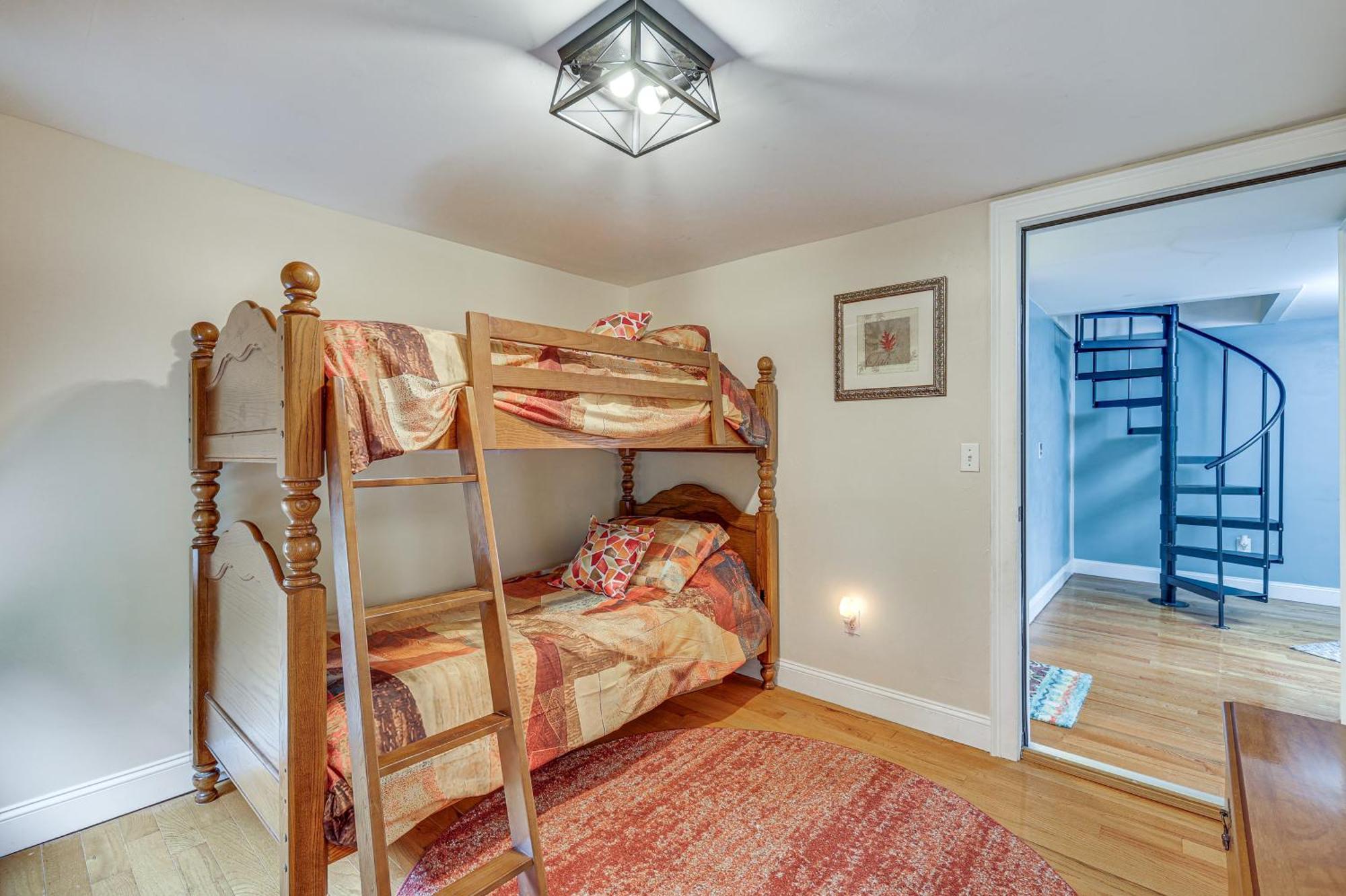 Quintessential New England Home With Patio And Grill! Putnam Extérieur photo