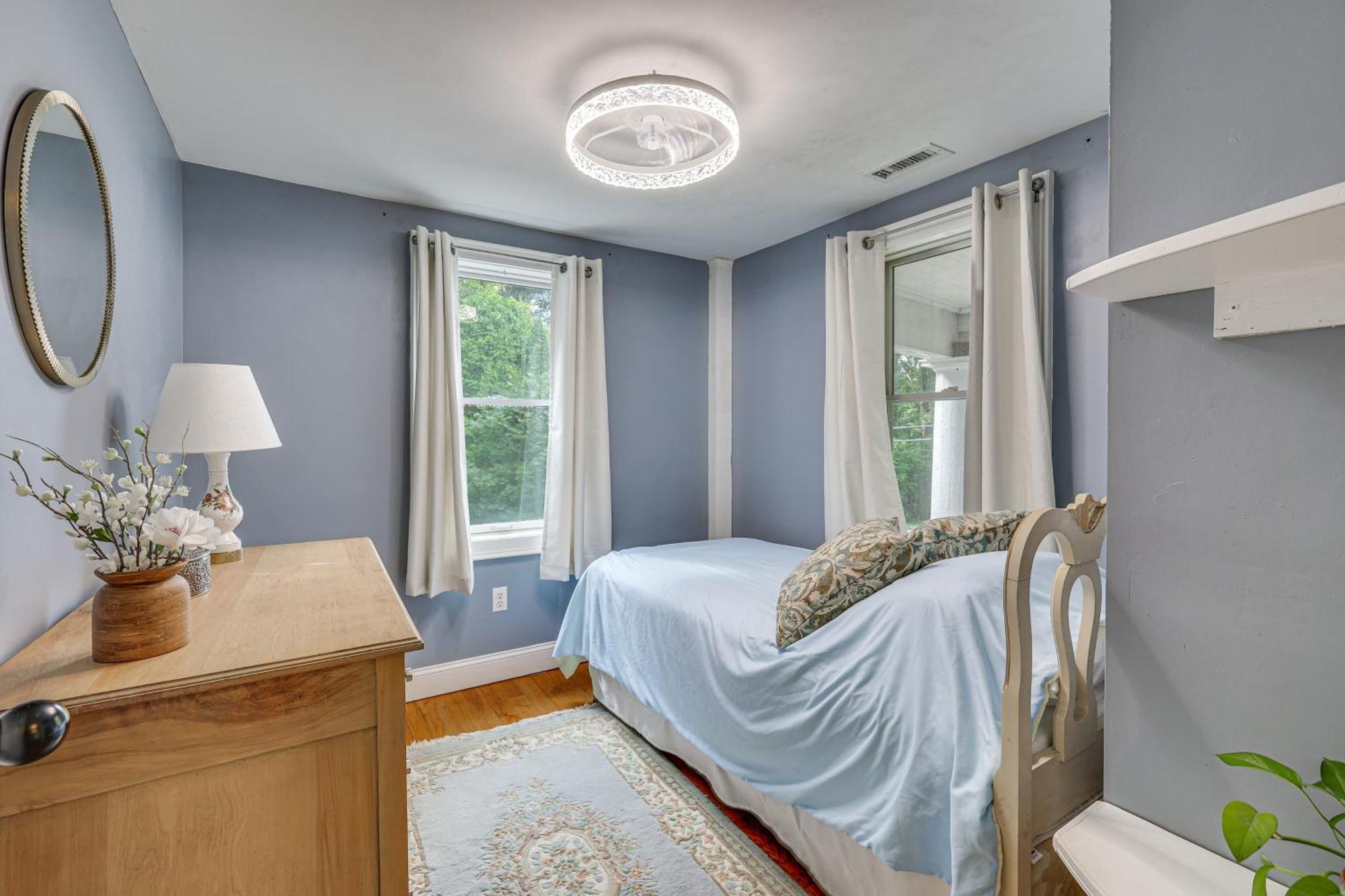 Quintessential New England Home With Patio And Grill! Putnam Extérieur photo