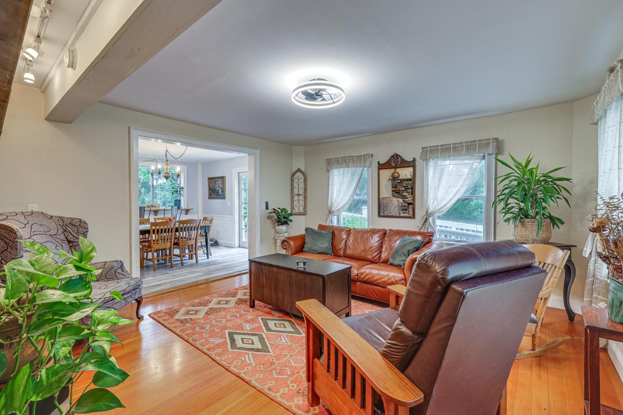 Quintessential New England Home With Patio And Grill! Putnam Extérieur photo