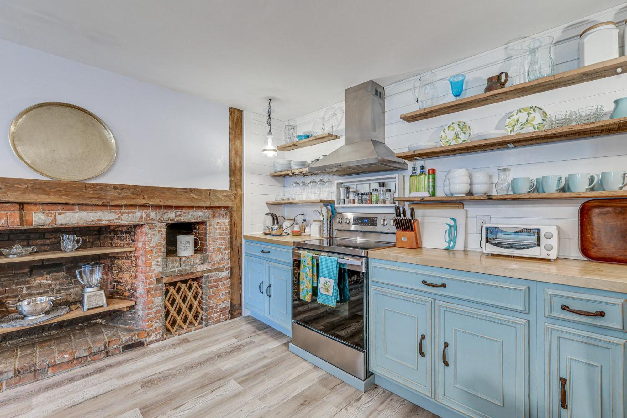 Quintessential New England Home With Patio And Grill! Putnam Extérieur photo