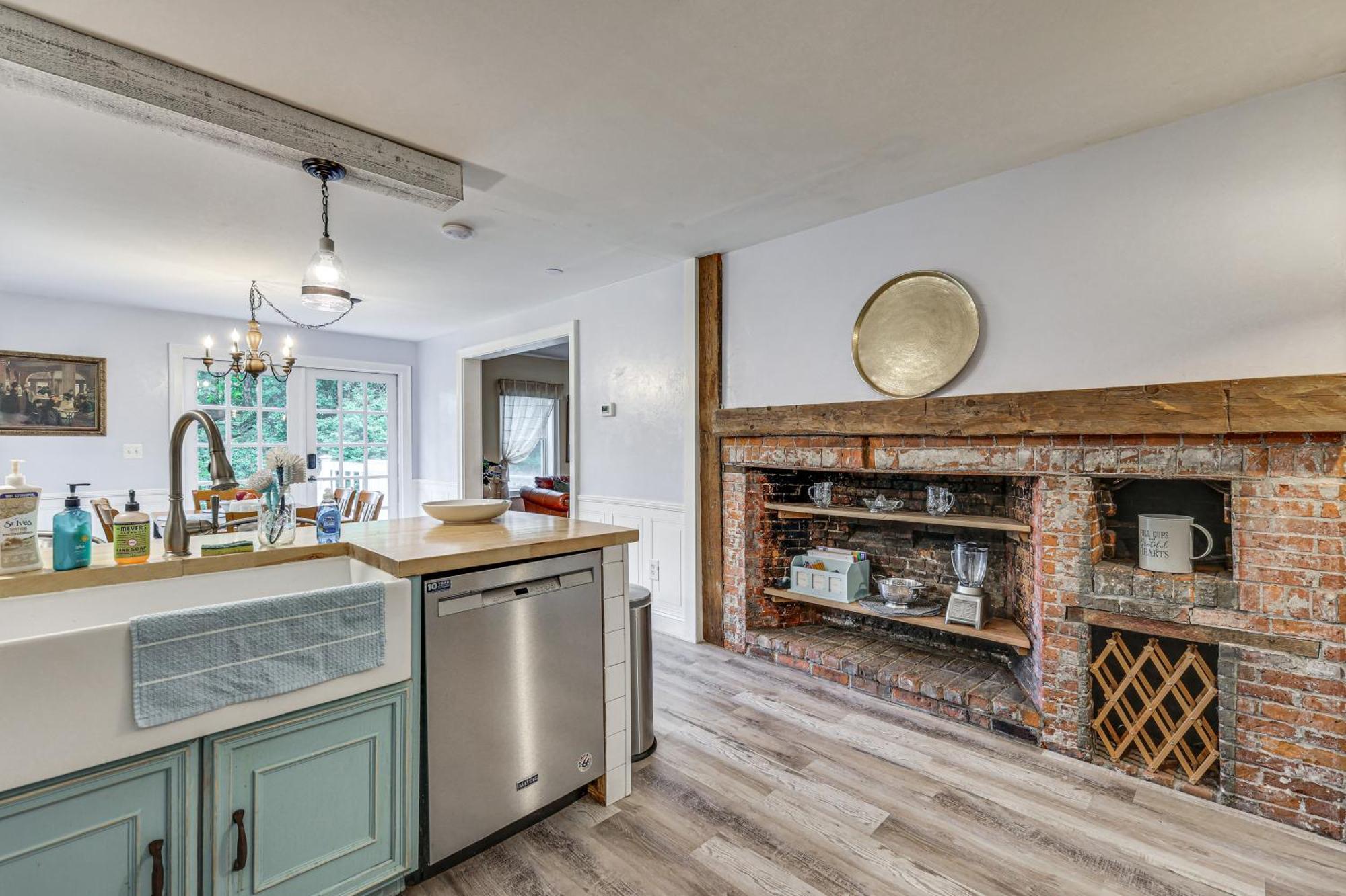 Quintessential New England Home With Patio And Grill! Putnam Extérieur photo