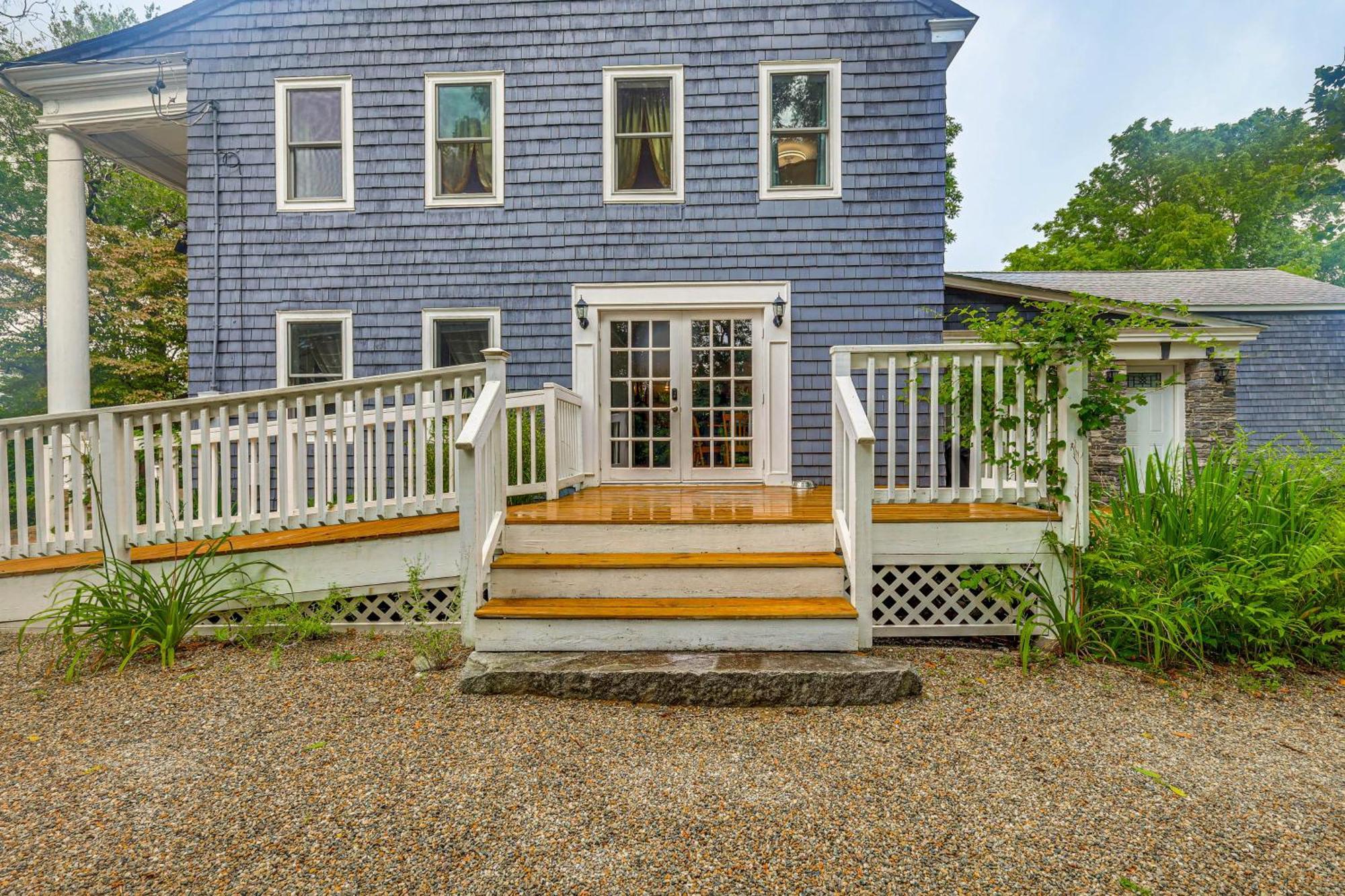 Quintessential New England Home With Patio And Grill! Putnam Extérieur photo